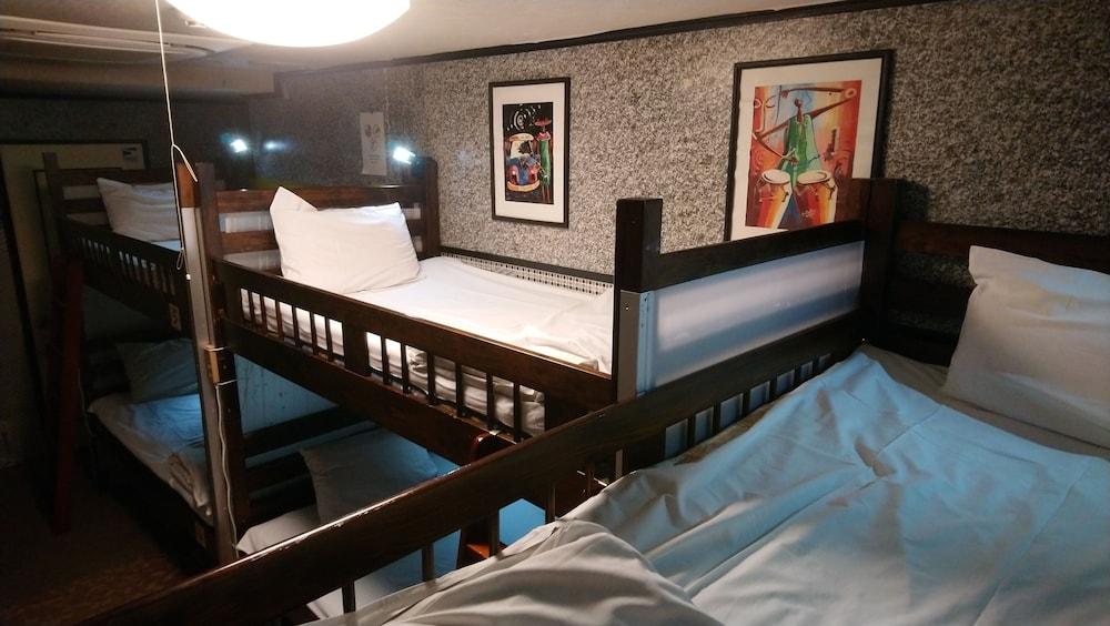 Family & Bakpak Tokyo Hostel Экстерьер фото